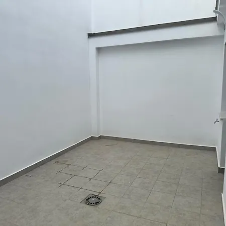 Titus Decimus Apartment *